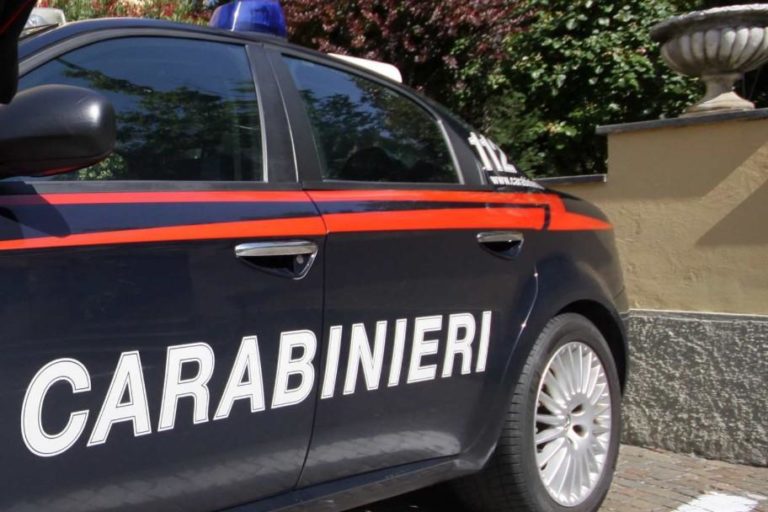 carabinieri_auto80_fg