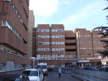 Ingresso reparti Grande ospedale metropolitano di Reggio Calabria