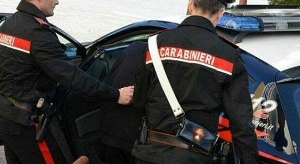 carabinieri arresto Isca