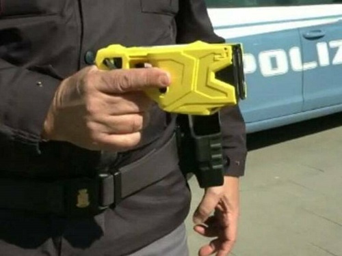 polizia taser