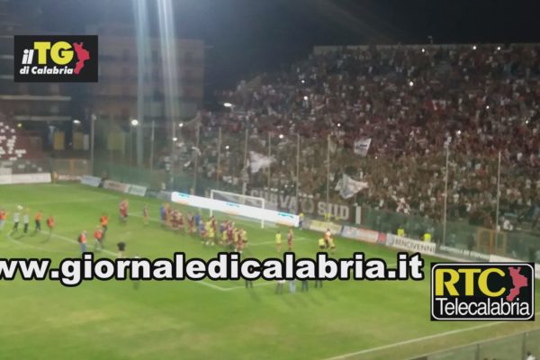 FOTO-CURVA-SUD-REGGINA-RTC-GDC00000000-600x400