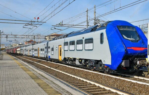 In servizio sulle tratte Fs regionali il nuovo treno ibrido 