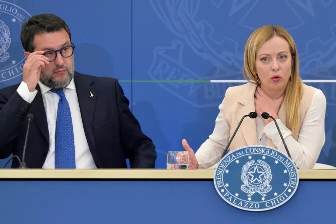 Salvini e Meloni durante la conferenza stampa dopo il Cdm